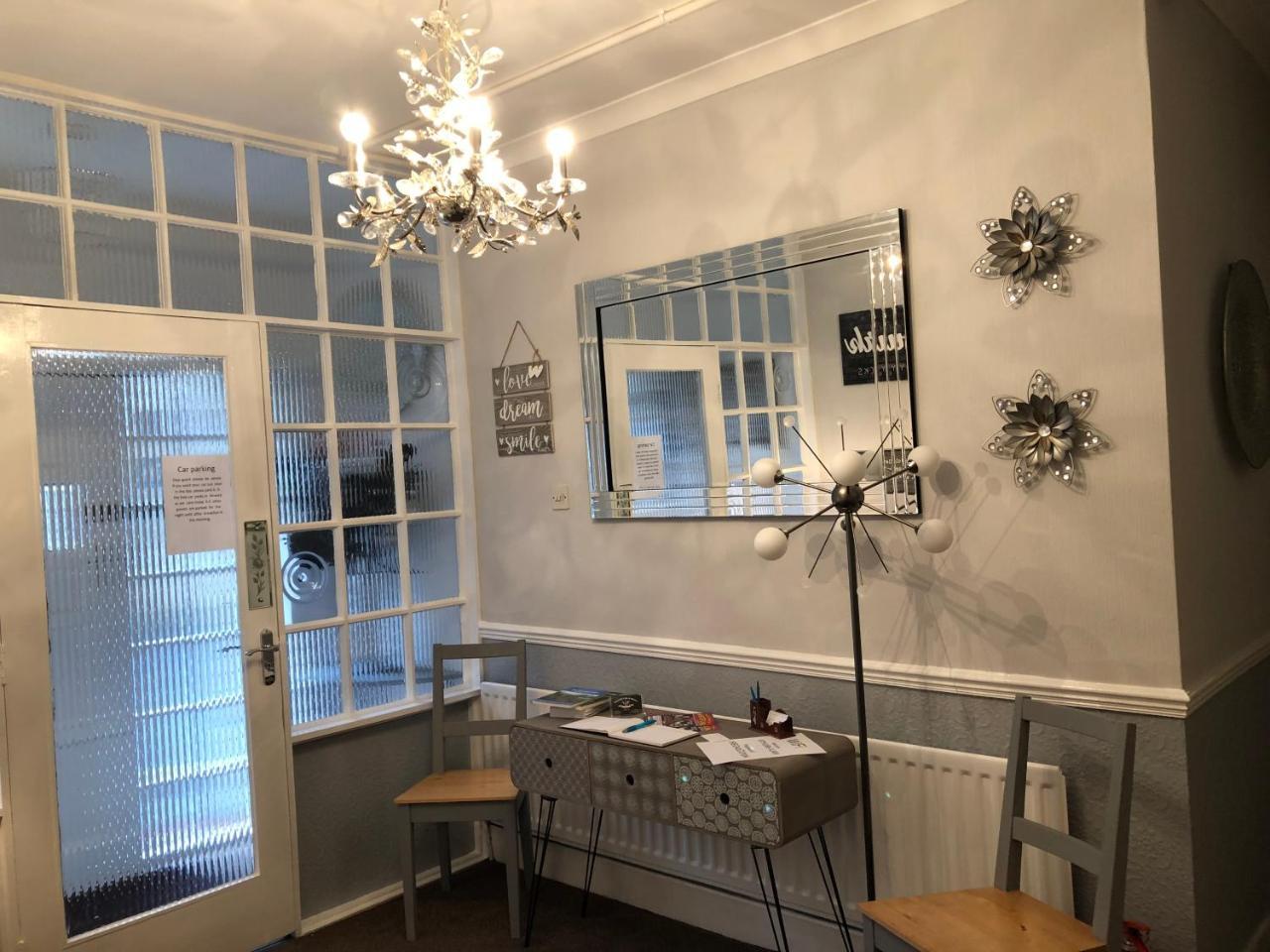 The Georgian Guesthouse Алнуик Екстериор снимка